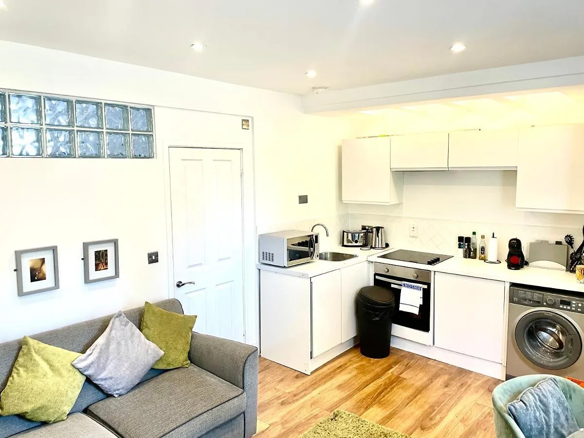 Emmanuel House - Beautiful 1-Bedroom Apt In Central Cambridge - Historical Building 0*,  Storbritannien